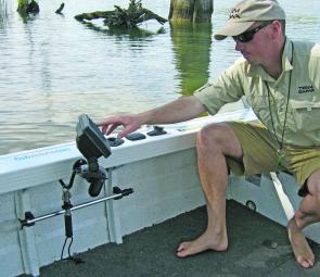 The sounder is conveniently placed so the driver can operate the controls. It is mounted on a RAM bracket that allows the unit to be fully turned to face forward so when you’re on the electric you can still see what’s below the boat. The cabling is also a